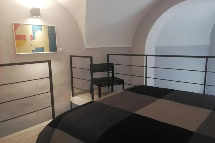 Room 8 of 13