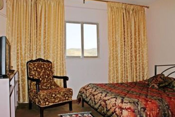 Room 9 of 24