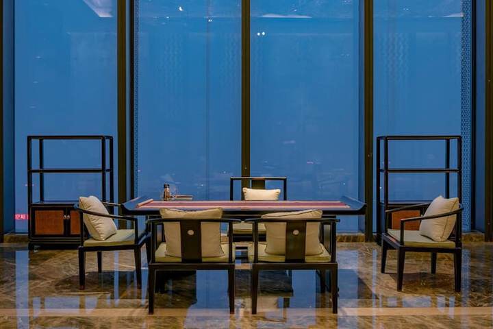 Dining 45 of 57