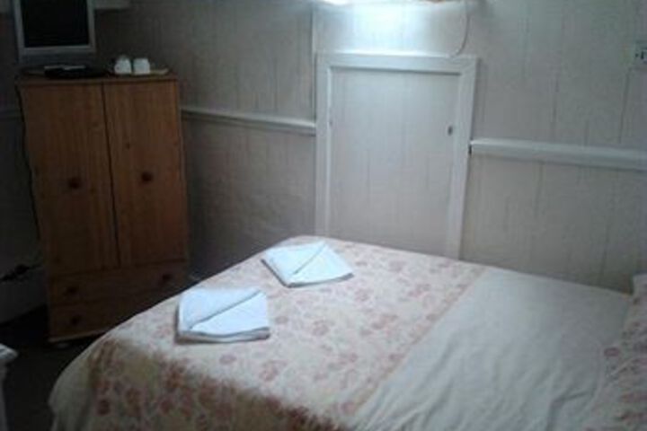 Room 13 of 20