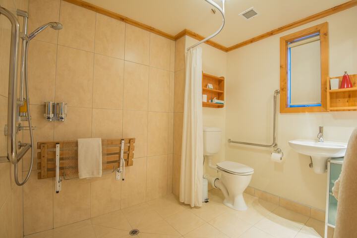 Room 42 of 58