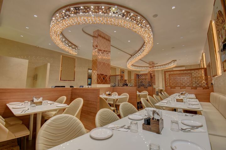 Dining 36 of 49