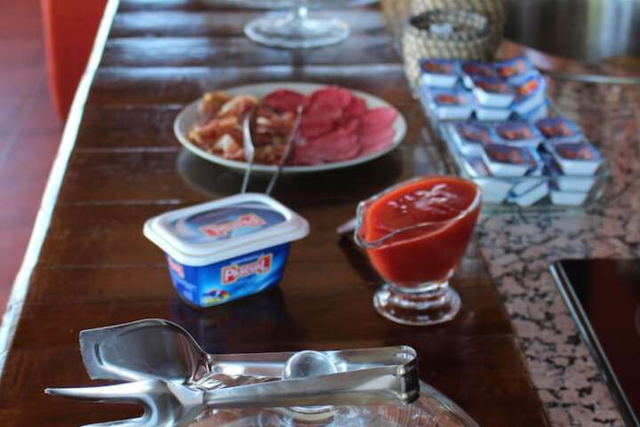 Breakfast/Coffee Service 24 of 47