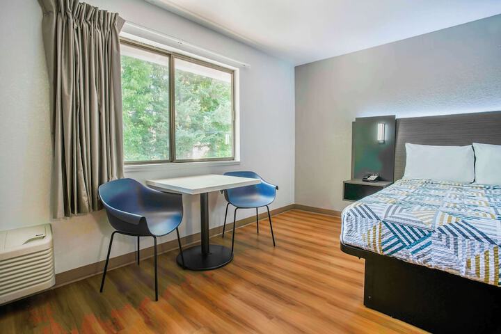 Room 6 of 21
