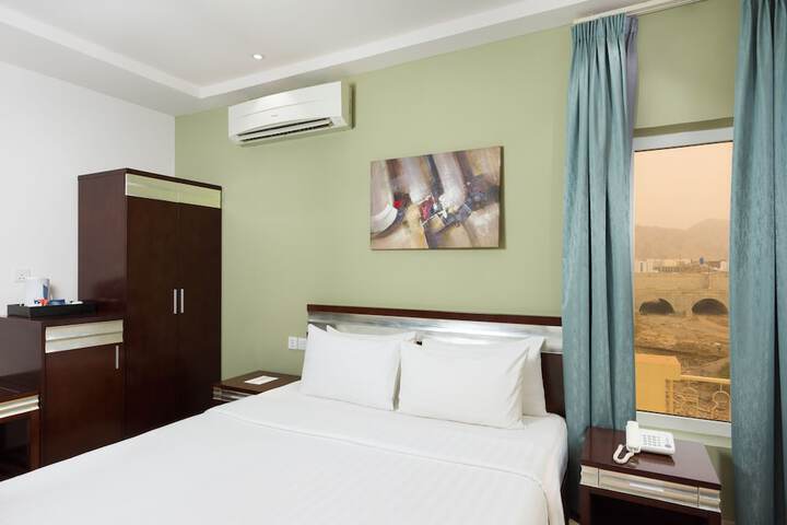 Room 4 of 27