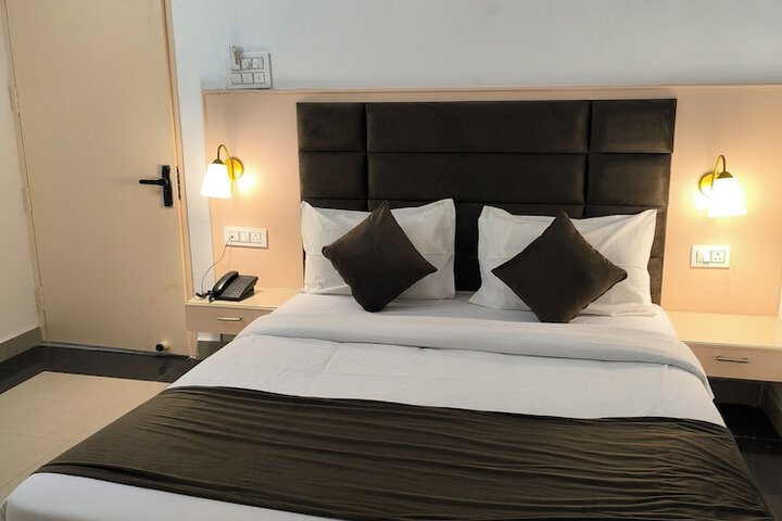Room 15 of 95