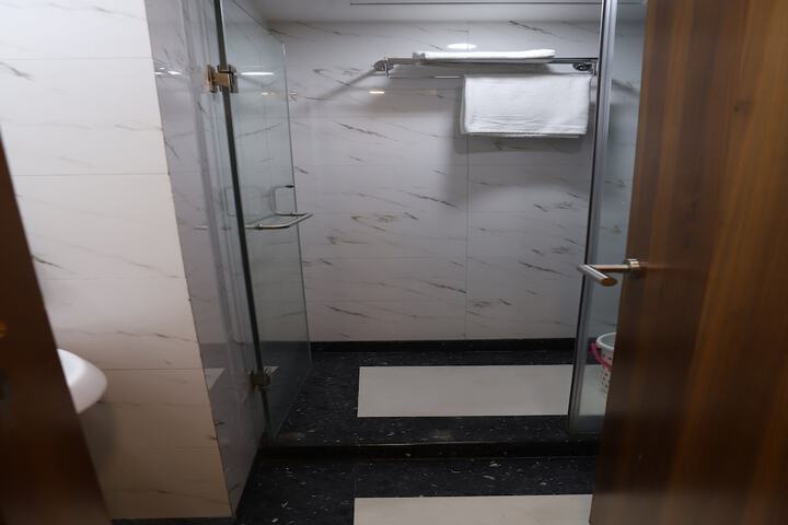Room 73 of 171