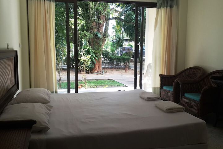 Room 4 of 51