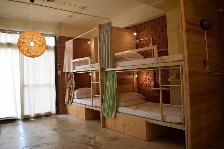 Room 16 of 85
