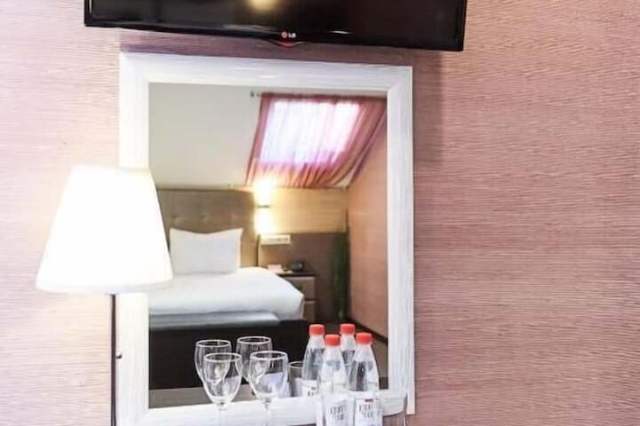 Room 46 of 82