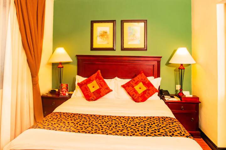 Room 4 of 11