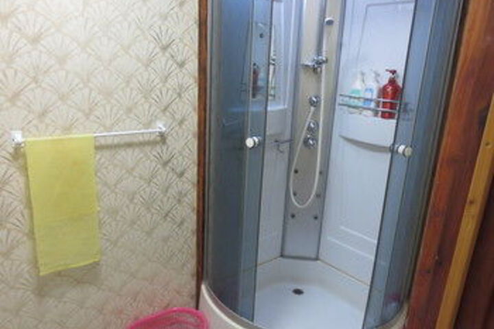Room 7 of 28