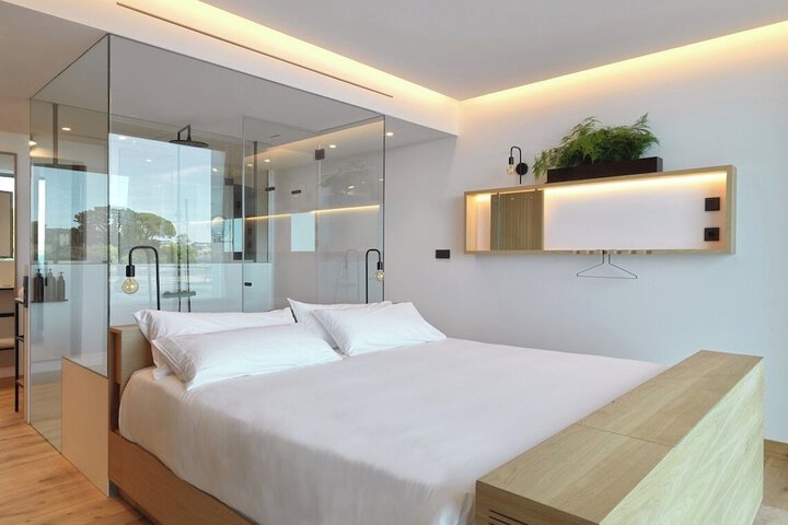 Room 40 of 69