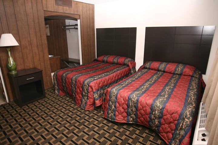 Room 11 of 32