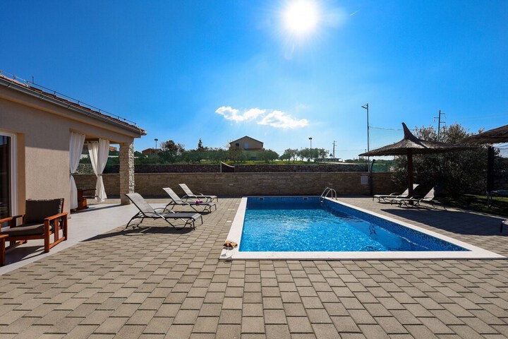 Pool 30 of 47