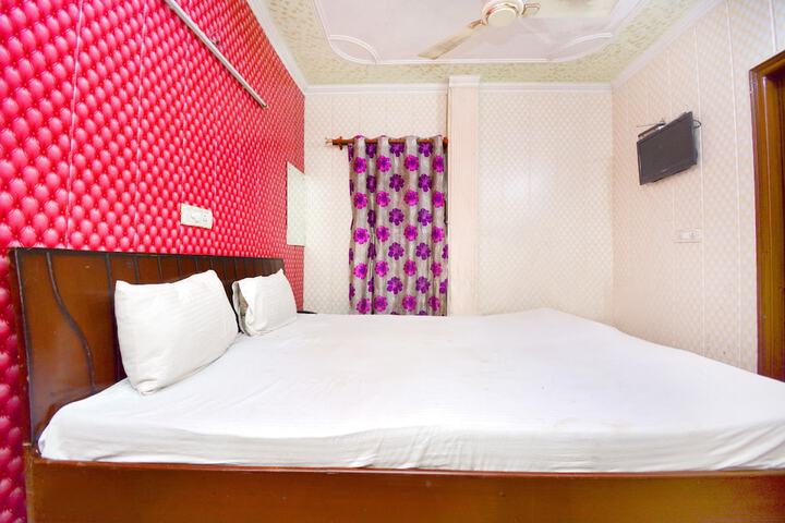 Room 12 of 26