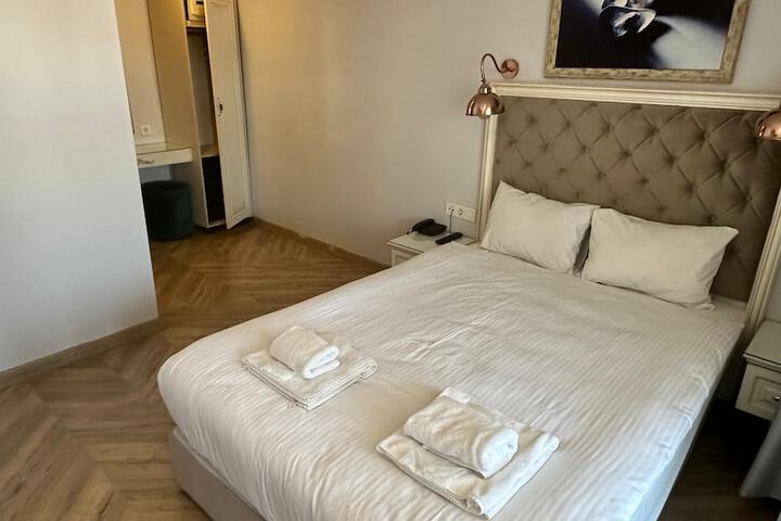 Room 20 of 53