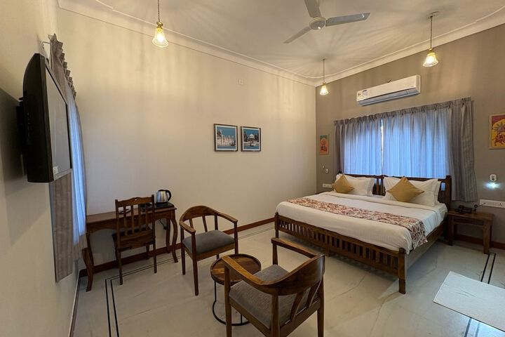 Room 3 of 13