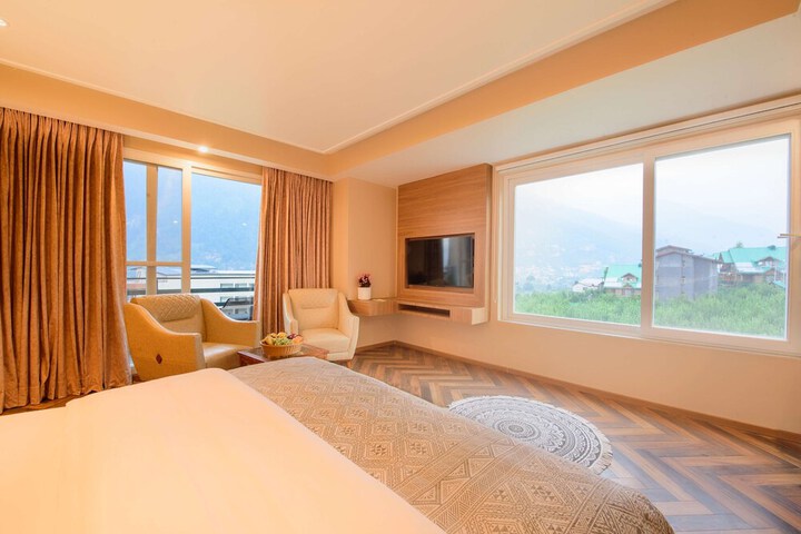 Room 34 of 53