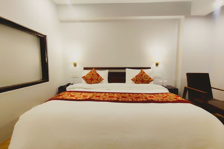 Room 2 of 17