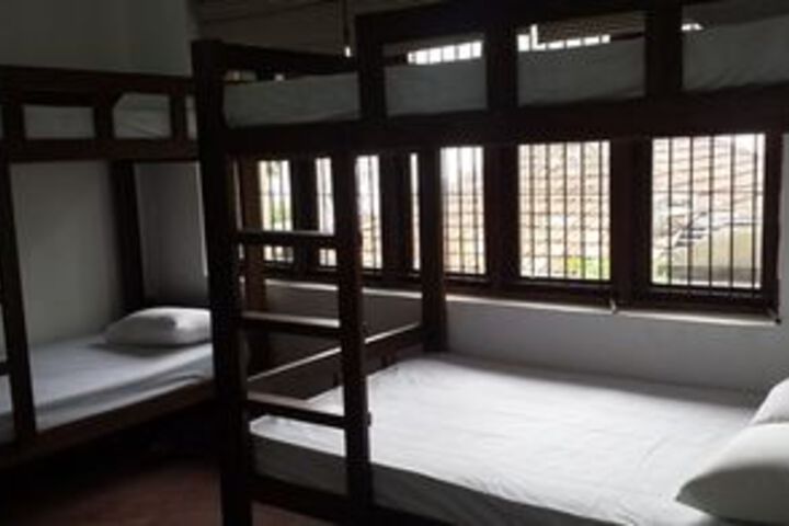 Room 18 of 33