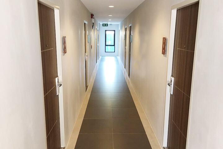 Ballroom/Hall 15 of 21