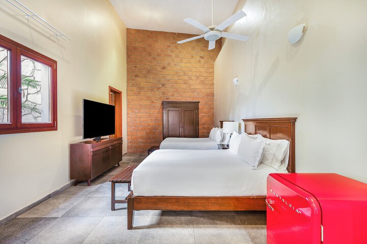 Room 10 of 50