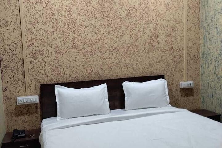 Room 8 of 26