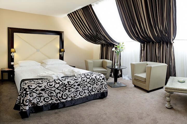 Room 20 of 76