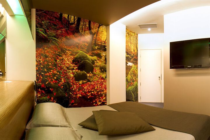 Room 16 of 95