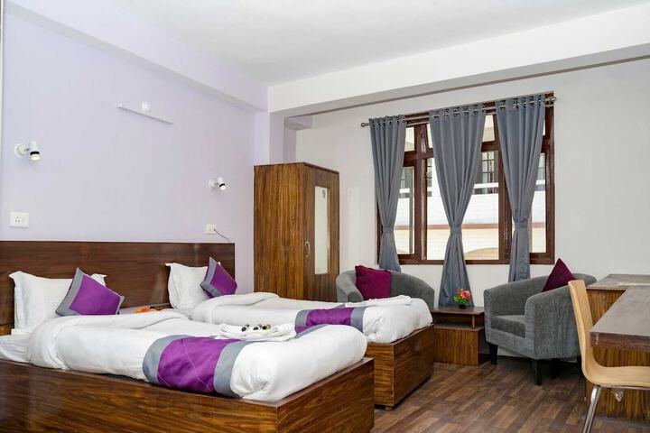 Room 5 of 27