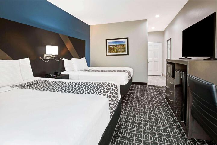 2 Queen Beds Mobility Hearing Impaired Accessible Room (1 of 4)