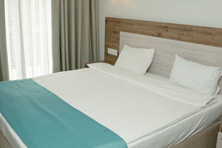 Room 2 of 39