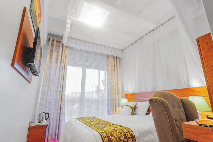 Room 7 of 36