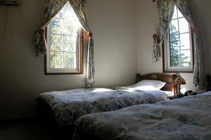 Room 5 of 40