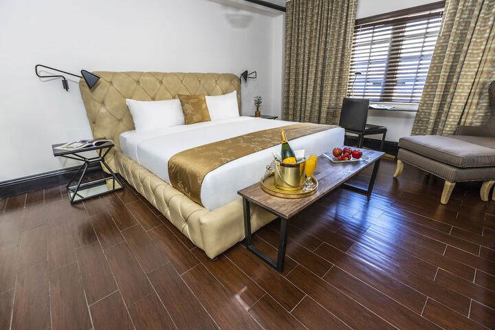 Classic 2 Queen Beds (5 of 13)