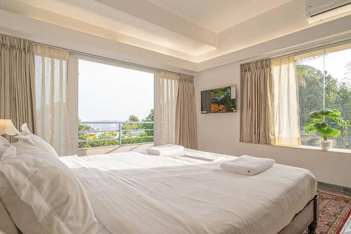 Room 14 of 37