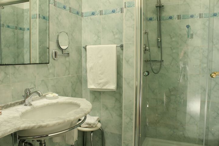 Room 40 of 53