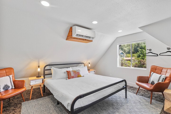 Room 33 of 173