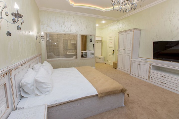 Room 15 of 52