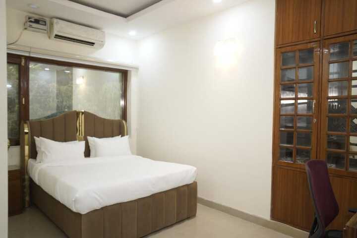 Room 14 of 47