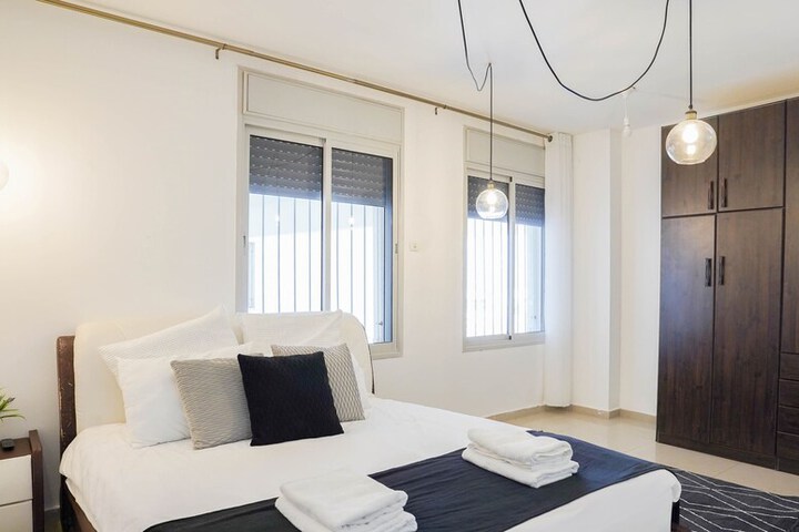 Room 52 of 315