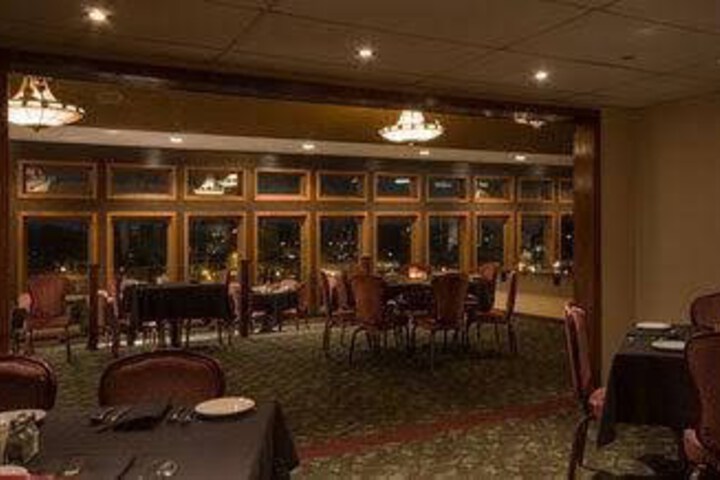  Cliffbreakers Riverside and Conference Center 5