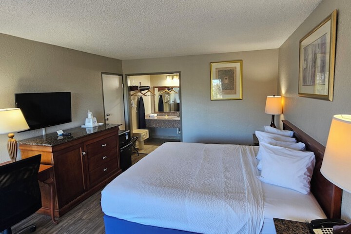 Room 9 of 47