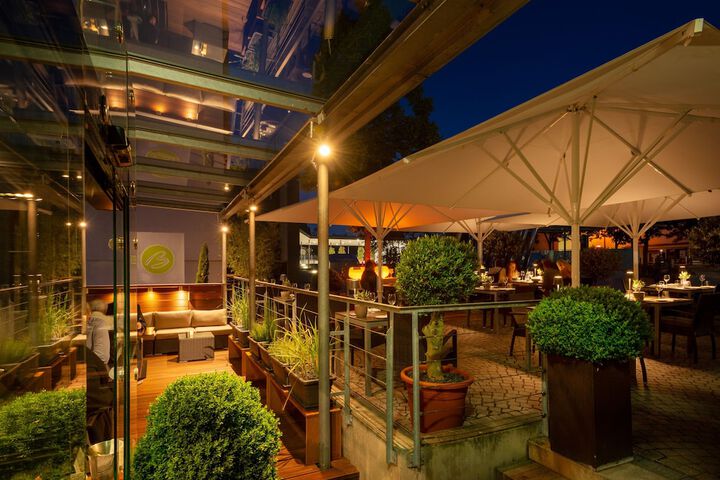 Terrace/Patio 31 of 32