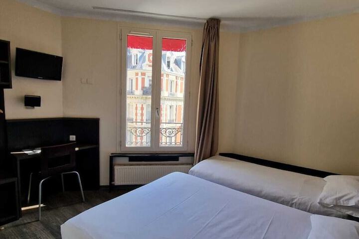 Room 12 of 26