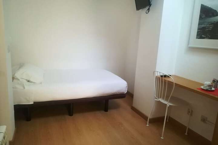 Room 7 of 24