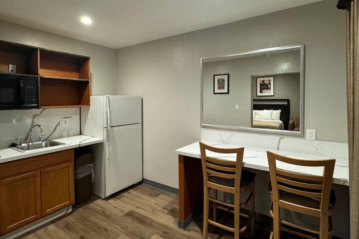 Room 15 of 33