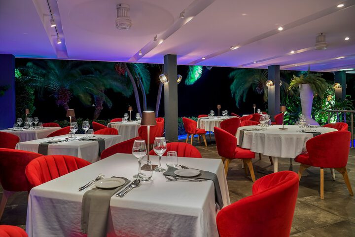 Dining 74 of 102