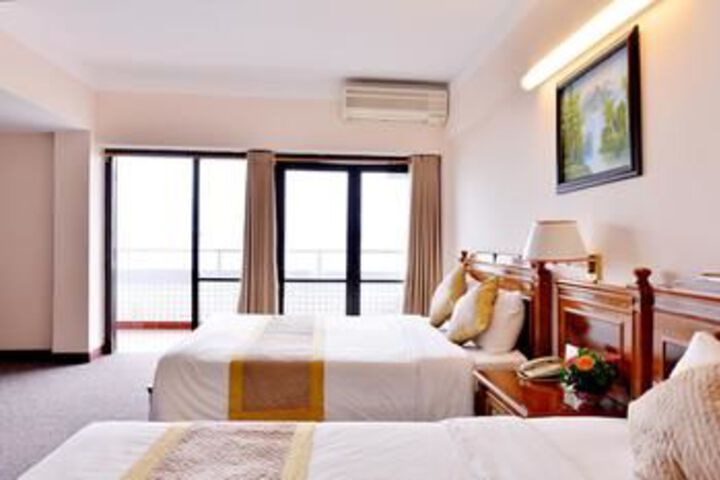 Room 11 of 26